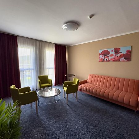 Hotel Aurora Мішкольц Екстер'єр фото