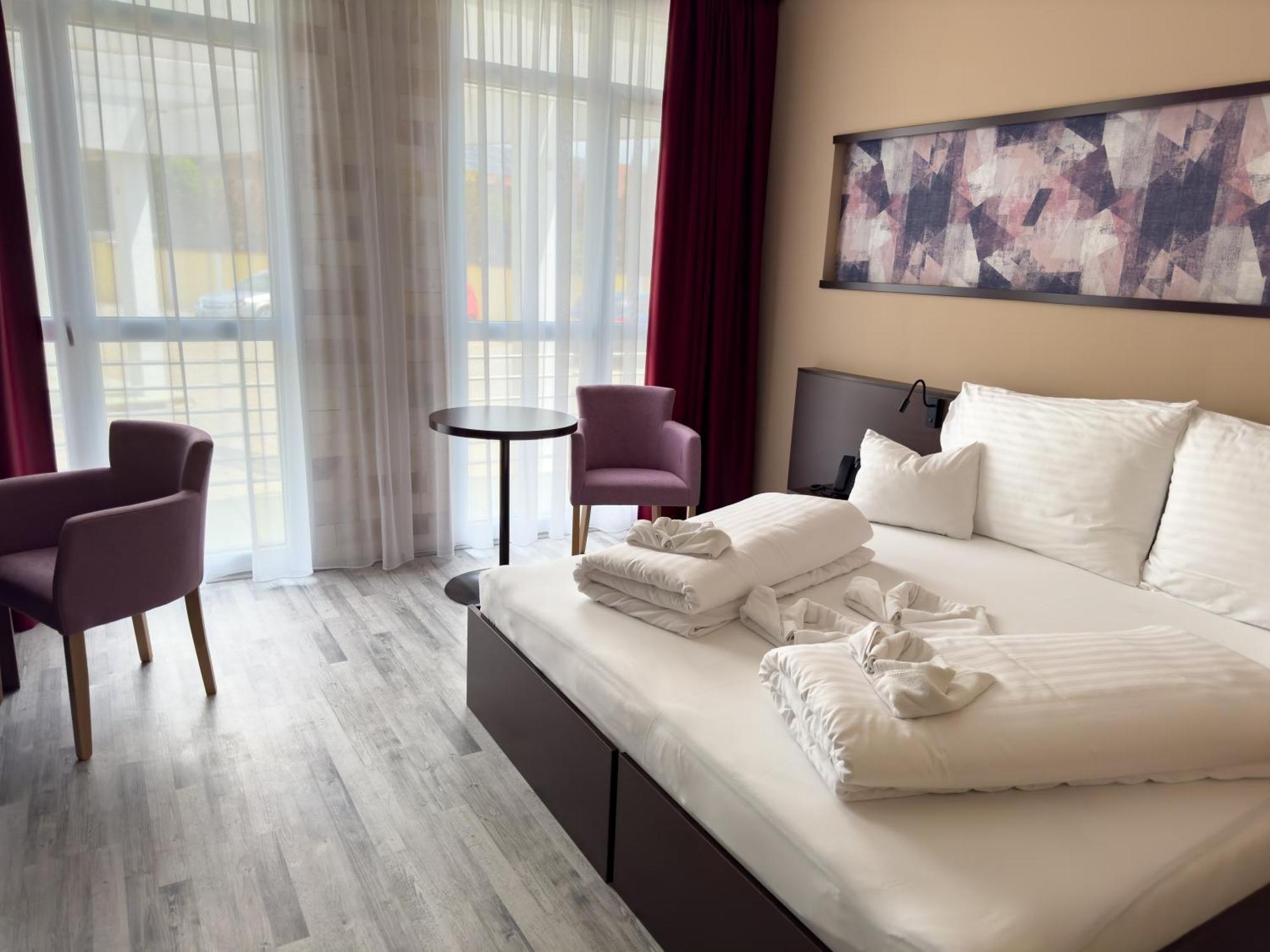 Hotel Aurora Мішкольц Екстер'єр фото