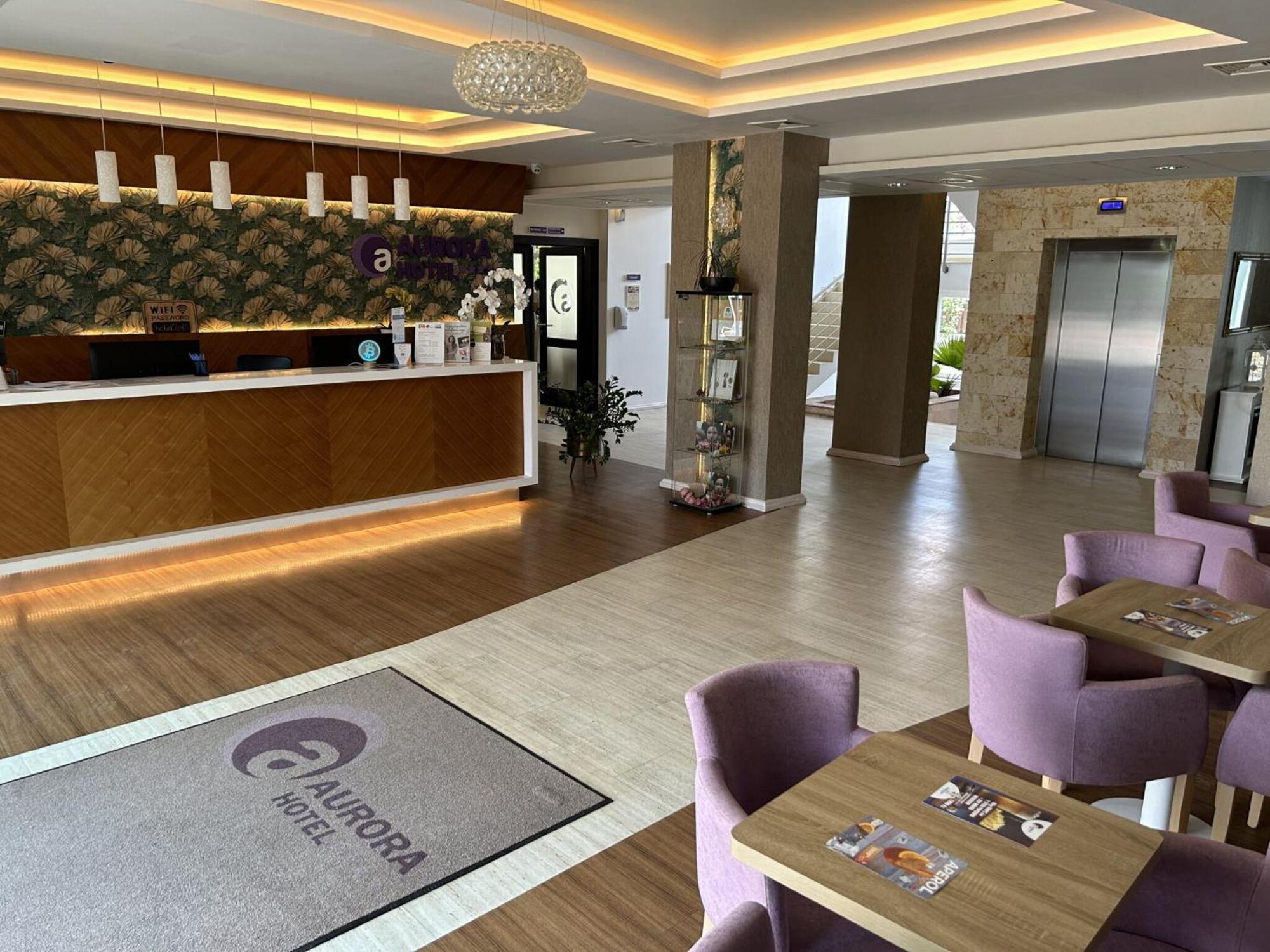 Hotel Aurora Мішкольц Екстер'єр фото