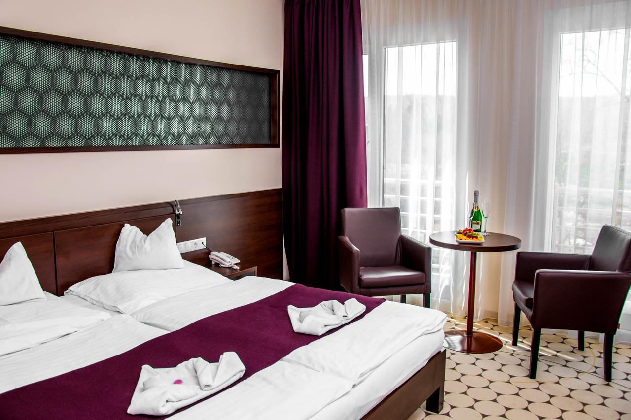 Hotel Aurora Мішкольц Екстер'єр фото